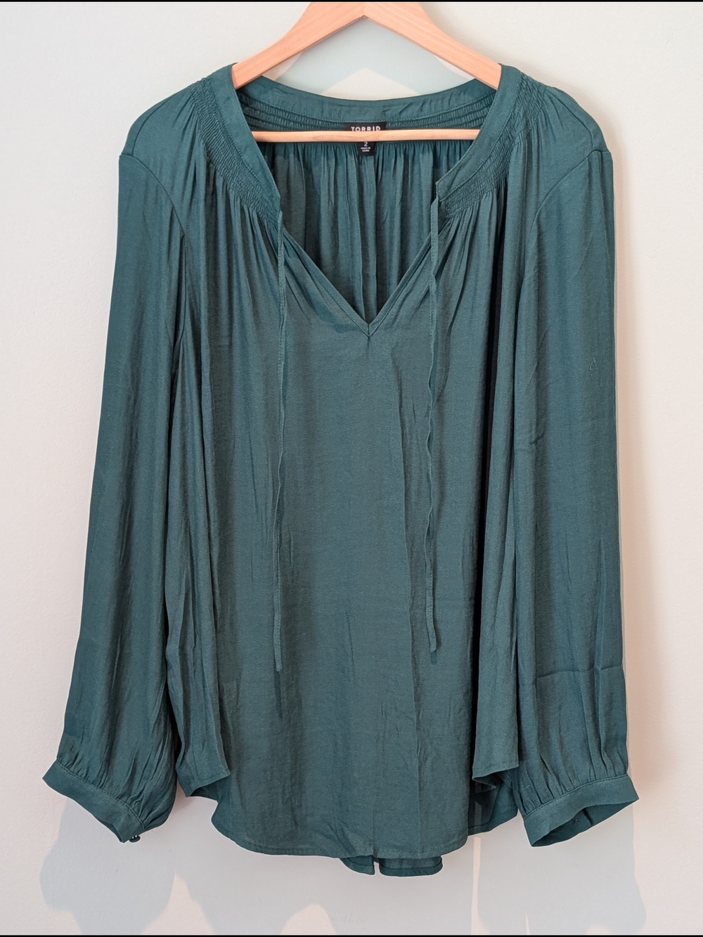 Torrid GREEN V-Neck Peasant Blouse